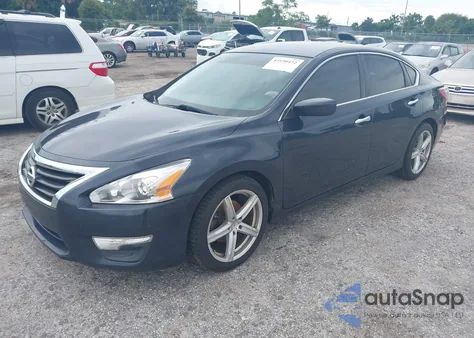 2013 Nissan Altima 2.5 S from USA, damaged, VIN 1N4AL3AP2DC200364